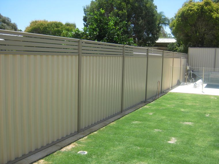 Colorbond Fence Panel with 300mm SLAT Inserts