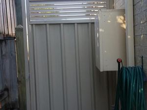 Colorbond Single Gate with 300mm Louvre Top